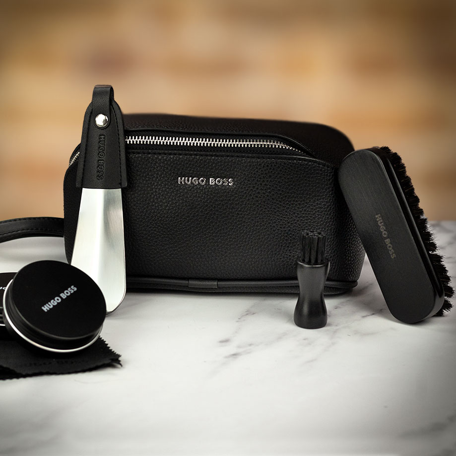 Hugo boss wash bag gift online set